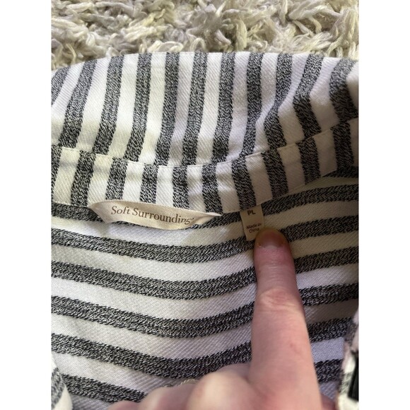 Soft Surroundings Asymmetrical Button Down Tunic Top Large Striped Laggenlook - Picture 4 of 12